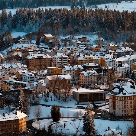 Appartement Luna Avec Parking Couvert Prive Ле-Локль Экстерьер фото