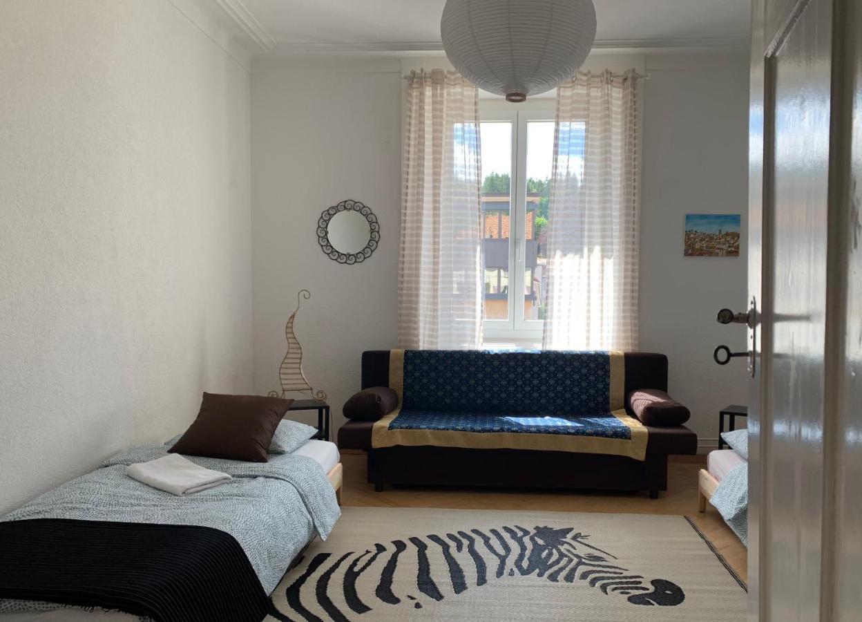 Appartement Luna Avec Parking Couvert Prive Ле-Локль Экстерьер фото